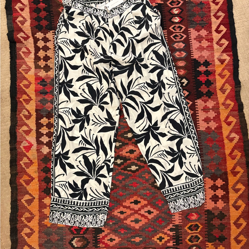 Velvet by Graham and Spencer - Floral Black and White NWT